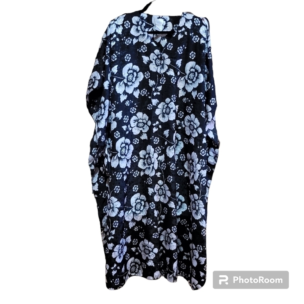 Black White Flower Kimono/ Swimsuit Coverup One Size Boho Beachy Vacation